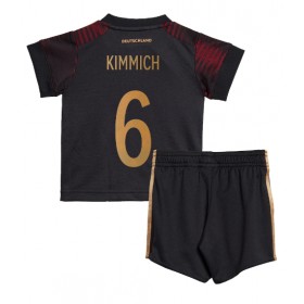 Tyskland Joshua Kimmich #6 Borta Kläder Barn VM 2022 Kortärmad (+ Korta byxor)